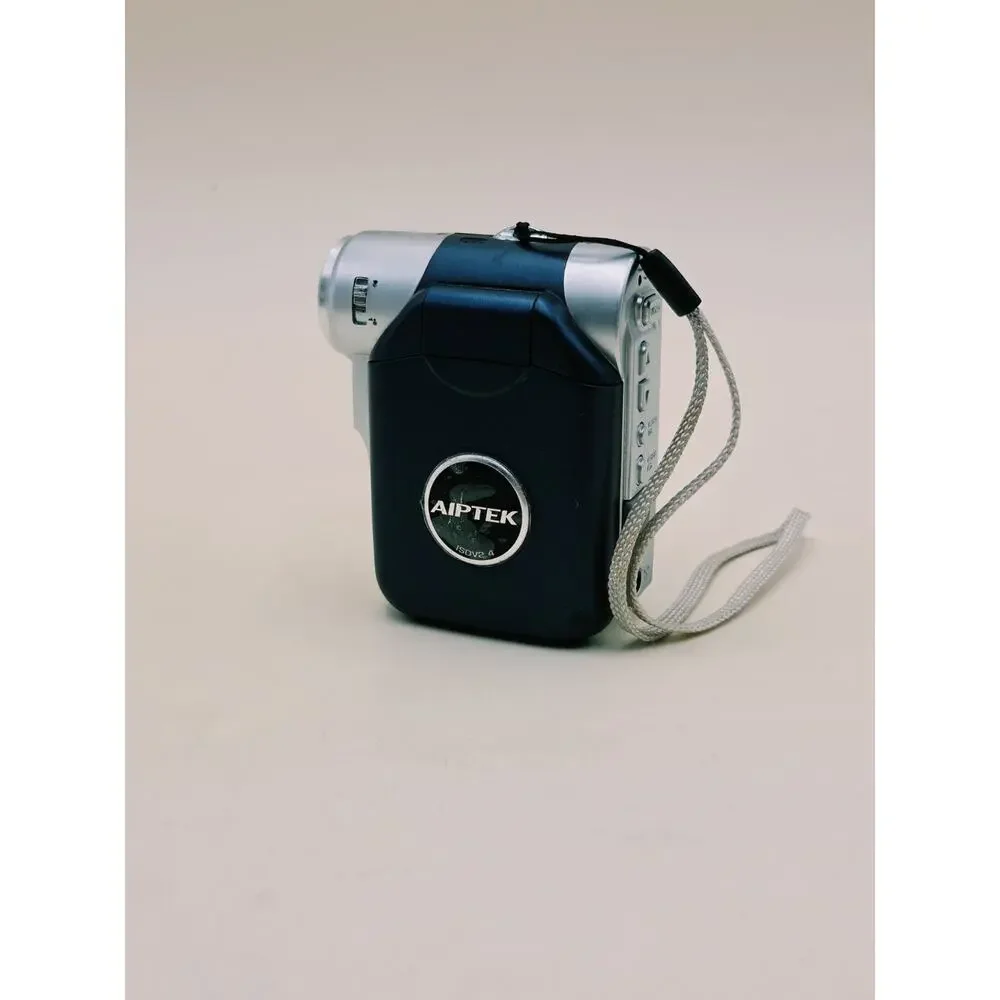 Aiptek ISDV2.4 digital camcorder Blue Built-in Flash LCD Screen